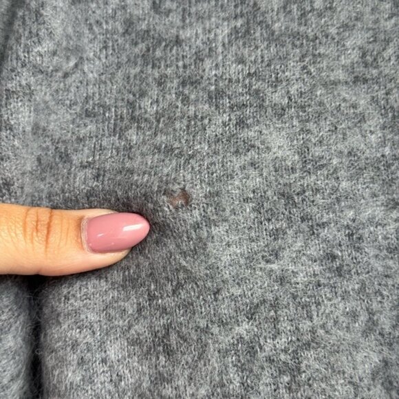 NWT Knit for J.Crew Men’s Brushed Cashmere V-Neck Sweater Vest Size M - Picture 3 of 7